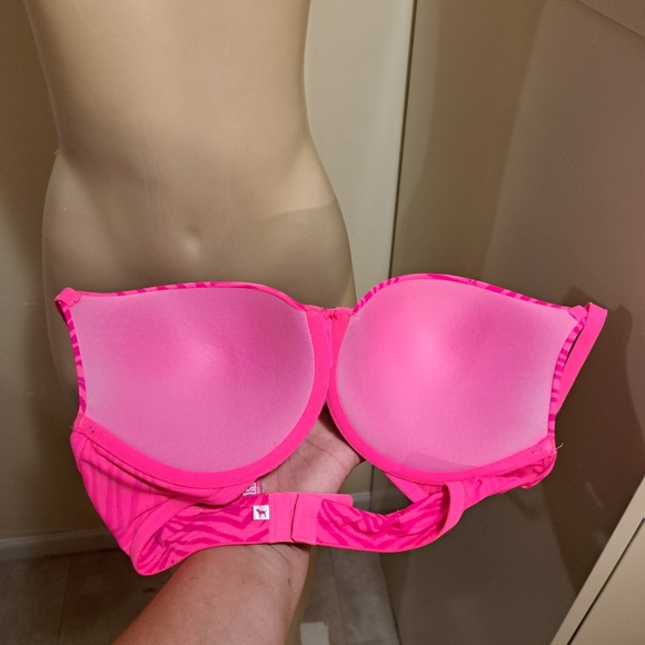 🚨Bundle Alert🚨 2 VS push up bras 36D - Picture 8 of 10